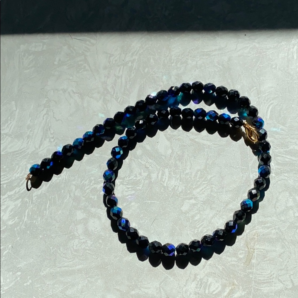 Vintage iridescent Jet glass bead necklace - Picture 3 of 5